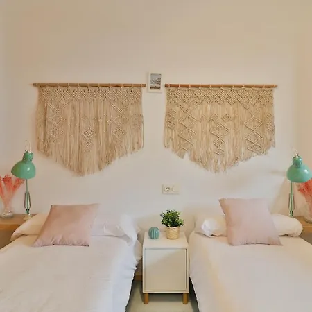 C13 Seaside With Pool And Parking Apartament