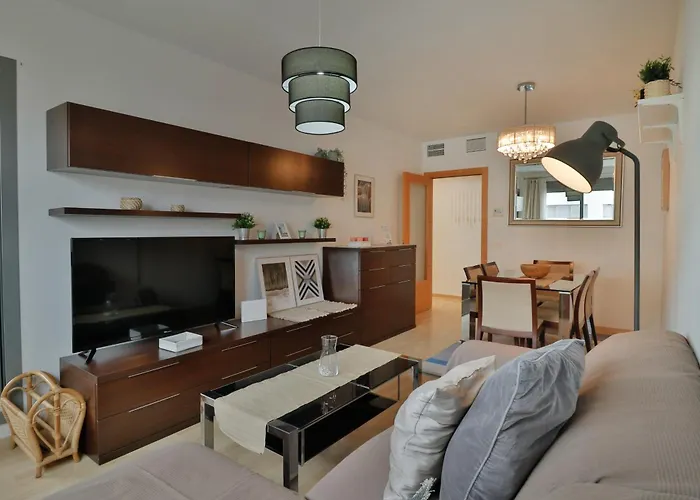 C13 Seaside With Pool And Parking Daire